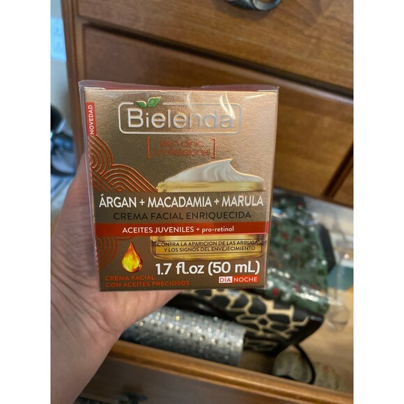 NIB BIELENDA ARGAN + MACADAMIA + MARULA + RETINOL ENRICHED FACE CREAM 50ml - Picture 8 of 10